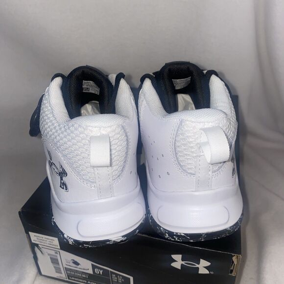 Under Armour PS Zone BB 2 Boys Shoe Sneakers Gym Sports Size 6Y 3026637 101 New - Picture 3 of 10